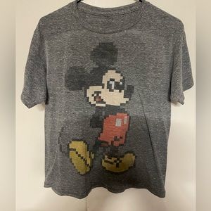 Size S youth Mickey pixel Tshirt